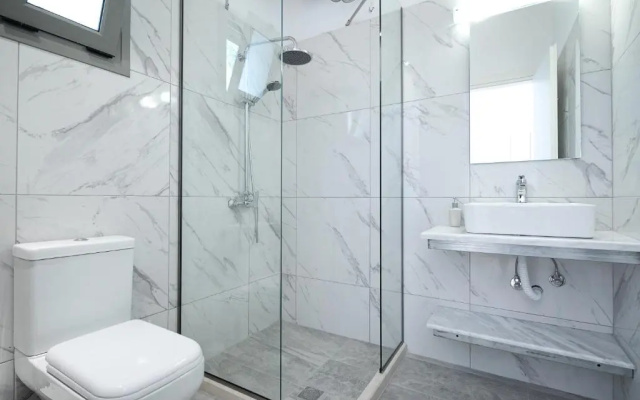 Marina Vista Luxury Studio suites Beach front