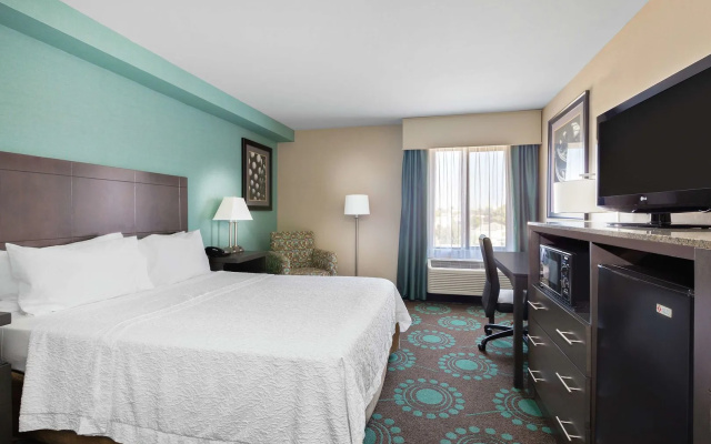 Spark by Hilton Bakersfield Central