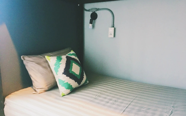 Shakira Hostel