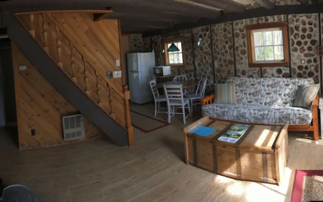 Harbor Light Inn