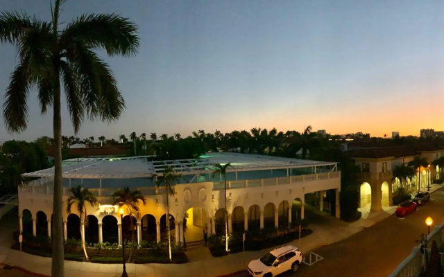 Tropicals of Palm Beach Condominium