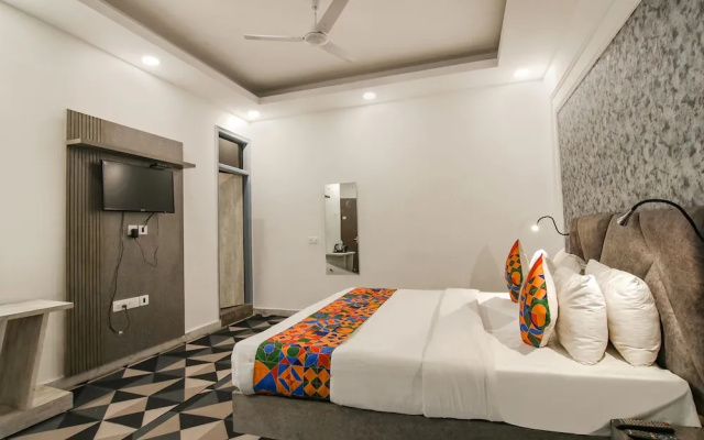 FabHotel Signature Luxe Inn