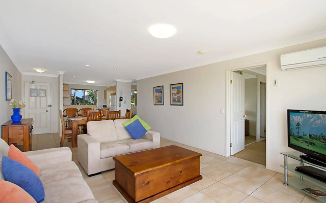Golden Riviera Beach Resort