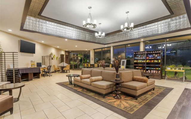 Best Western Plus Garden Court Inn