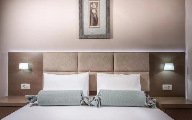 Plaka Sungrace Studios & Apartments