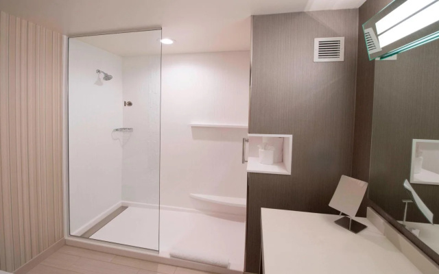 Courtyard by Marriott Atlanta Alpharetta/Avalon Area