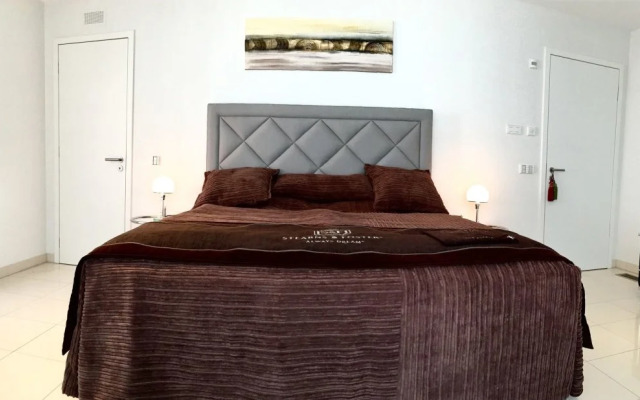SUITES & SPA Hotel