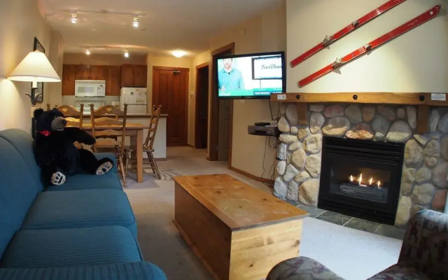 Fireside Lodge by Bear Country