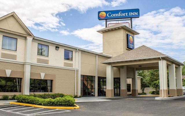 Отель Comfort Inn North Conference Center вид на фасад