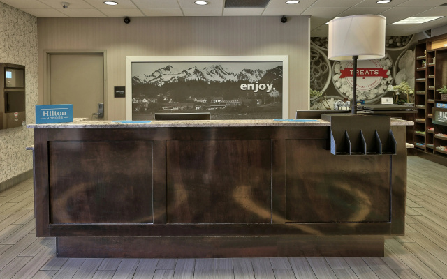 Hampton Inn & Suites Albuquerque Airport
