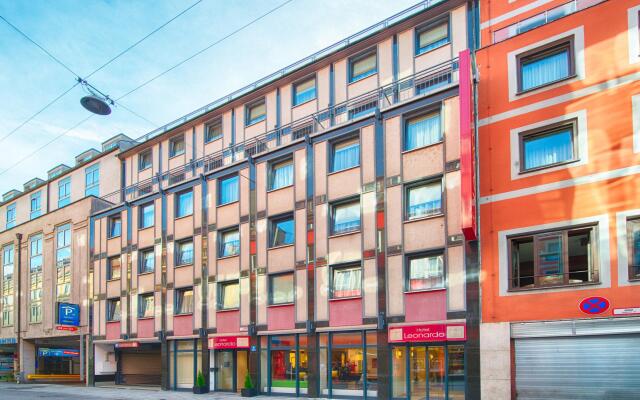 Отель Leonardo Hotel München City Center Германия, Мюнхен - 2 отзыва об отеле, цены и фото номеров - забронировать отель Leonardo Hotel München City Center онлайн вид на фасад