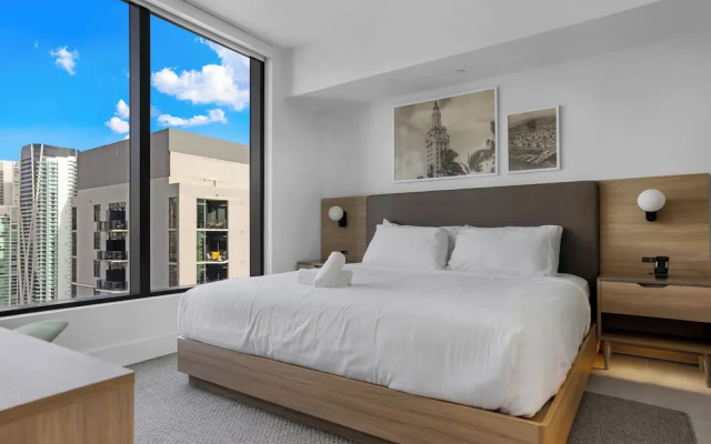 Upscale 1-BD Condo with Stunning Views