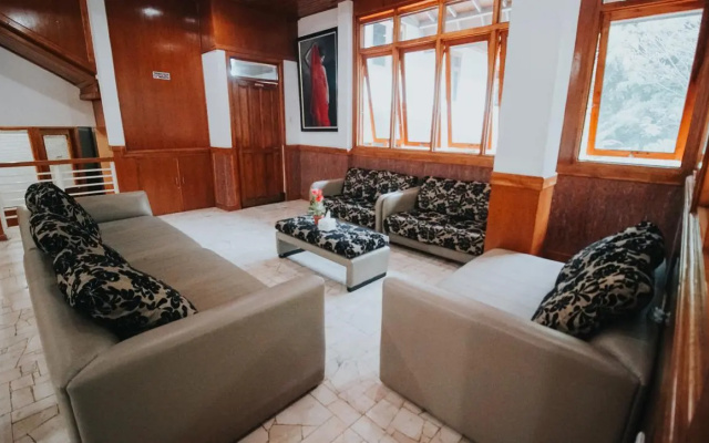 Tirtasari Nice Guesthouse