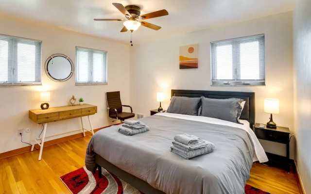 3 Mi to Downtown: Pittsburgh Home w/ Balcony!
