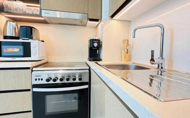 OYO 1349 Home Burj Crown Luxury 1Bed Apartment