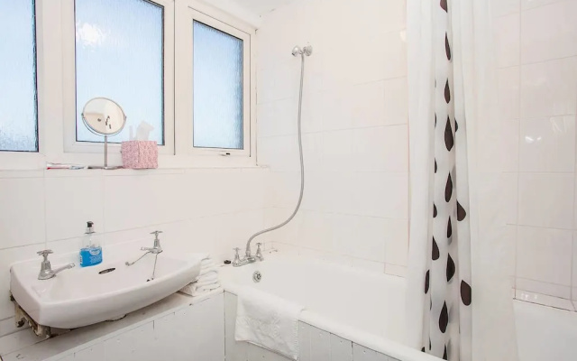 Bright 2 Bedroom Apartment In Haggerston