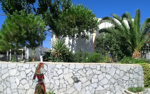 Santorini Youth Hostel
