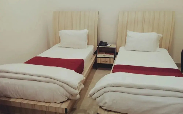Hotel Crossroad by OYO Rooms