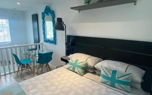 Studio Tavros (Adults Only)