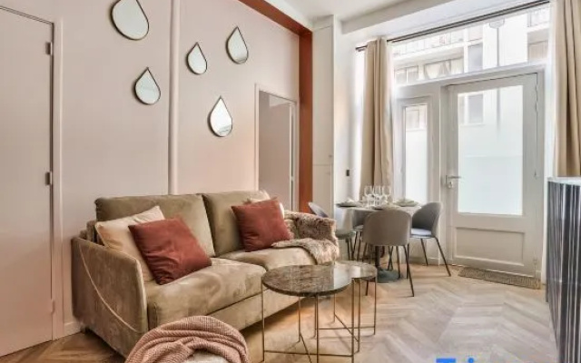 NEW! Eiffel Tour Splendid 2BR apt in Paris