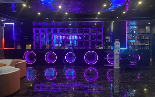 Vienna Hotel (Huizhou Yeting Avenue)