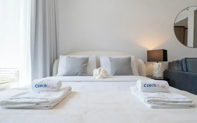 TOP Location | Work and Chill near Miracle Garden