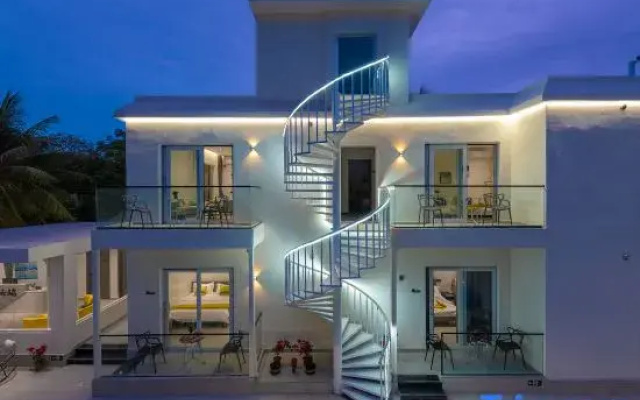 Sanya Haiyunyang Pool Luxury Homestay (West Island Branch)