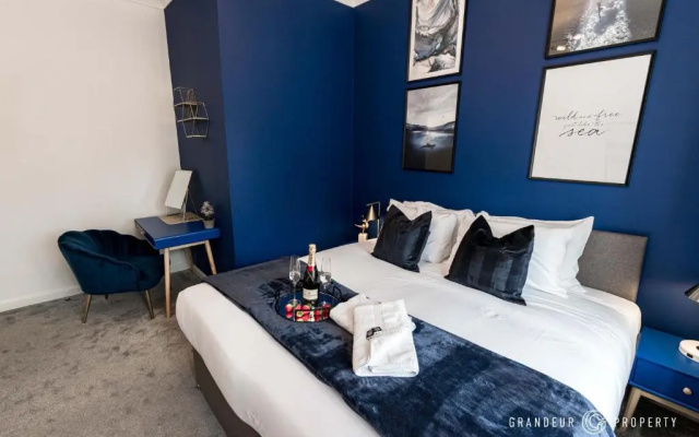 Lovely 2-Bedroom Flat with Parking , Free WiFi