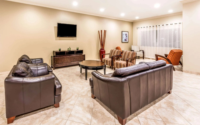 Ramada by Wyndham College Station