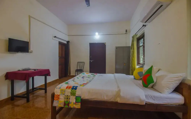 OYO 16070 Home Decent Studio Anjuna