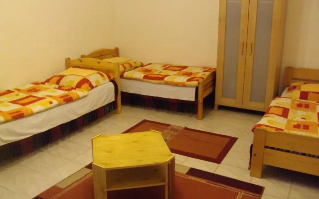 Erik Apartments