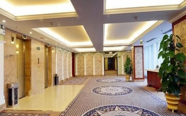 Vienna Hotel Xiangyang Zhongyuan Road