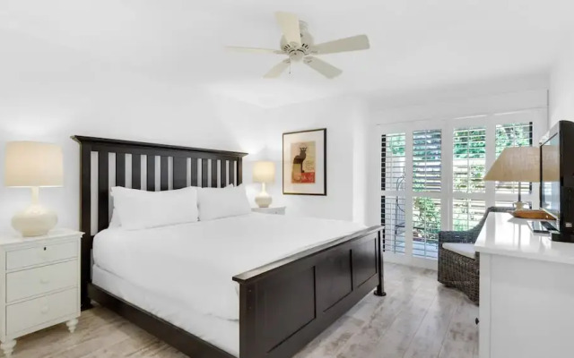 Spacious 3b/3b, Sleeps 6, Lakeview, Beach Access!