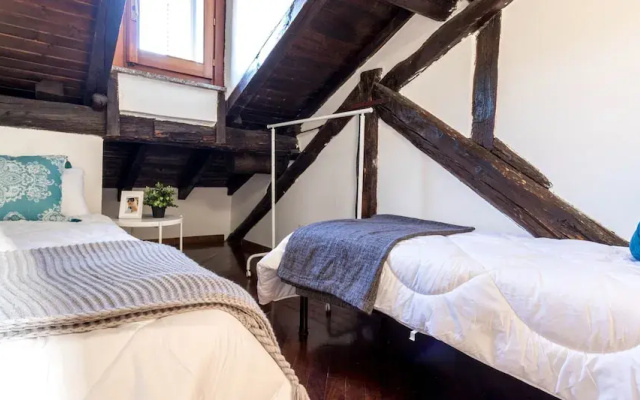 JOIVY Big Wooden Apartment for 6 near Milano Center