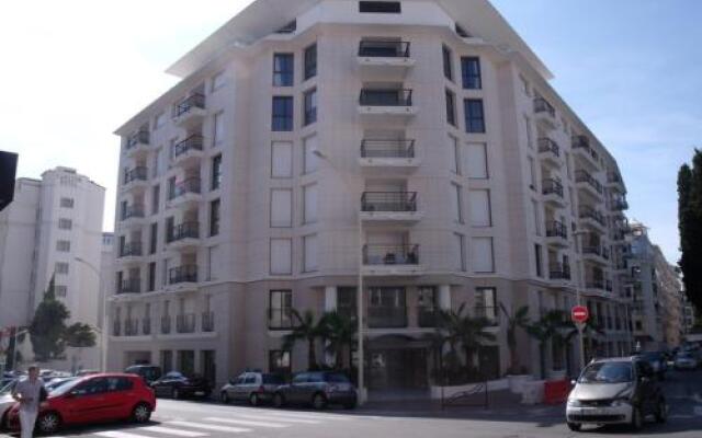 Отель Résidence Carlton Riviera вид на фасад