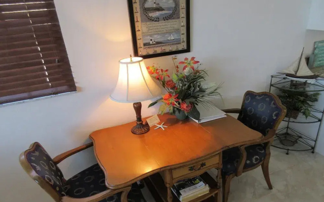 147 Curlew Home