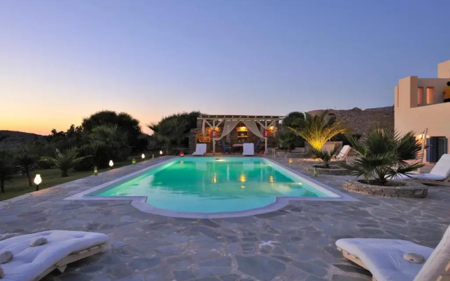 Parian Holiday Villas