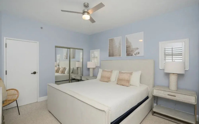 Tops'l 1111 2 Bedroom Condo by RedAwning