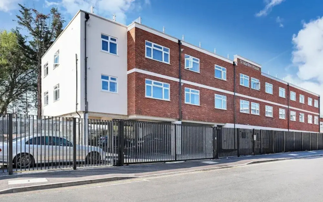 St Martins House Luxury Apts. Ruislip