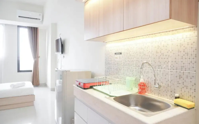Warm And Comfort Studio At Evenciio Margonda Apartment