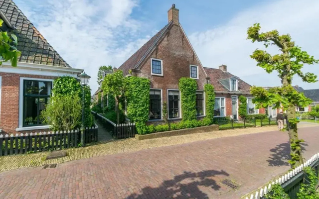 TERP WONING bij Schiermonnikoog "Op de Terp" Noordoost Friesland