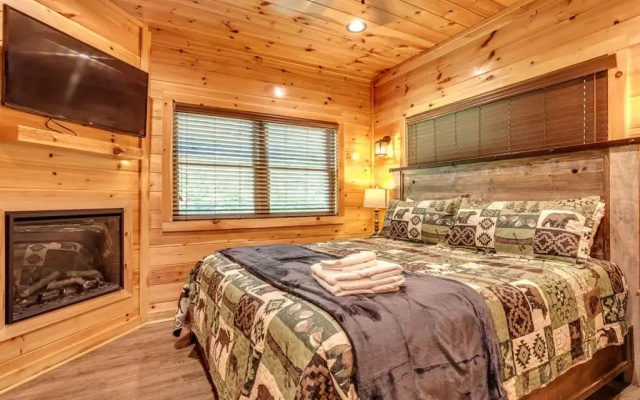4 Bedroom Cabin for 14