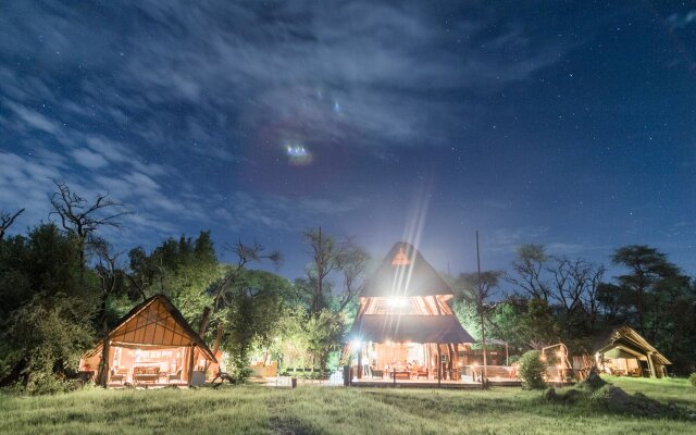 Rhino Safari Camp in Hwange Nat Park, Zimbabwe from 147$, photos, reviews - zenhotels.com hotel front