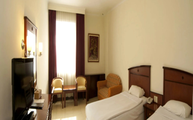 Karlita Hotel Tegal