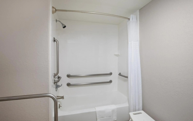 Days Inn by Wyndham Helen