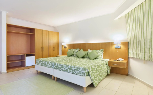 Comer Kinetta Beach