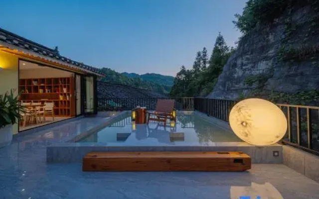 Xinghe Mountain Language Boutique Homestay