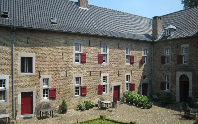 hotelImage