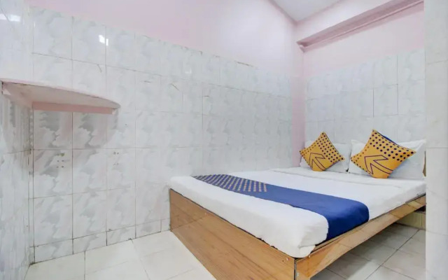 Gulzar Hotel by OYO Rooms