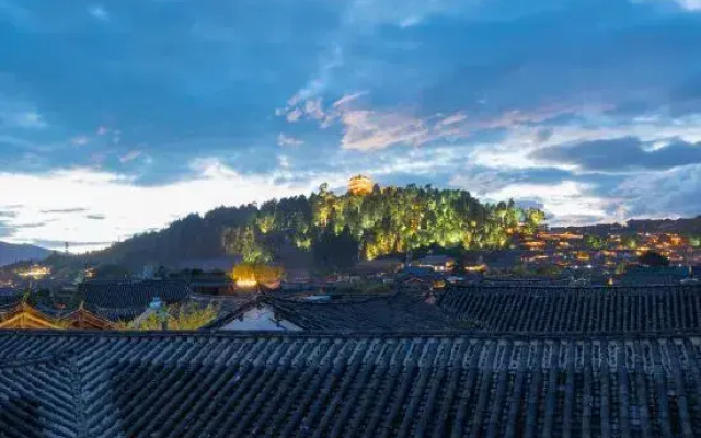 Xinyuan ShangDi (Lijiang Ancient Town Branch)(馨缘上邸民宿（丽江古城店）)